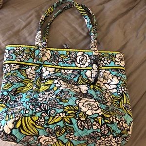 Vera Bradley Island Bloom Large Tote!